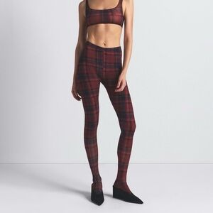 SKIMS MILKY SHEER FOOTED LEGGING NWT